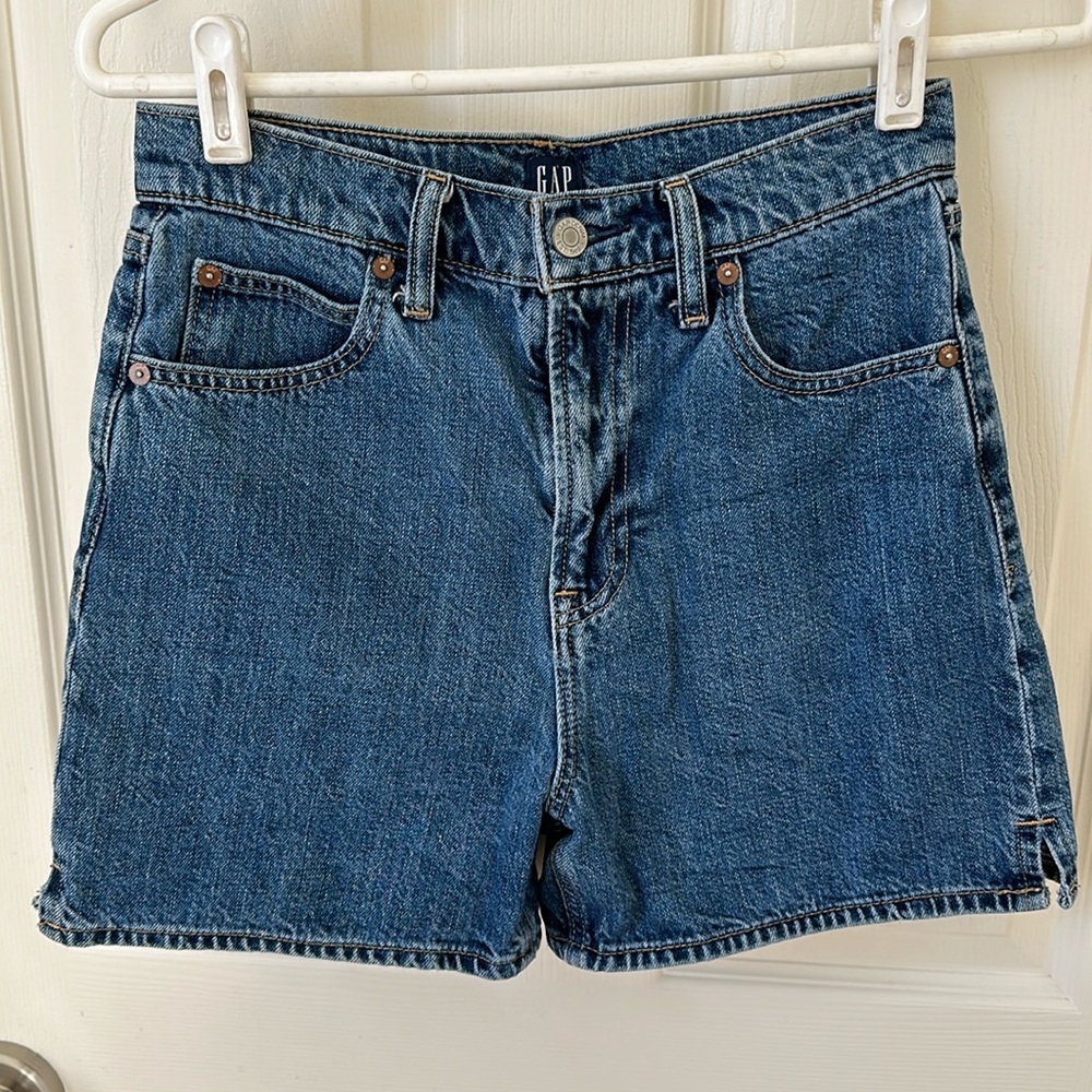 GAP Denim Jean Mom Short Size 2